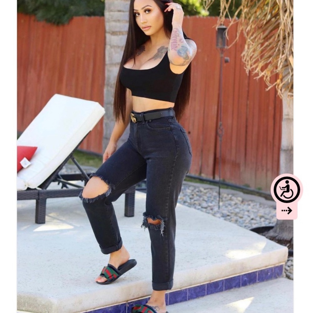 OOTD Mom jeans size 7